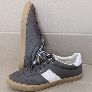 GUESS Women's Loui Lace-Up Sneakers Size 11 Brown New